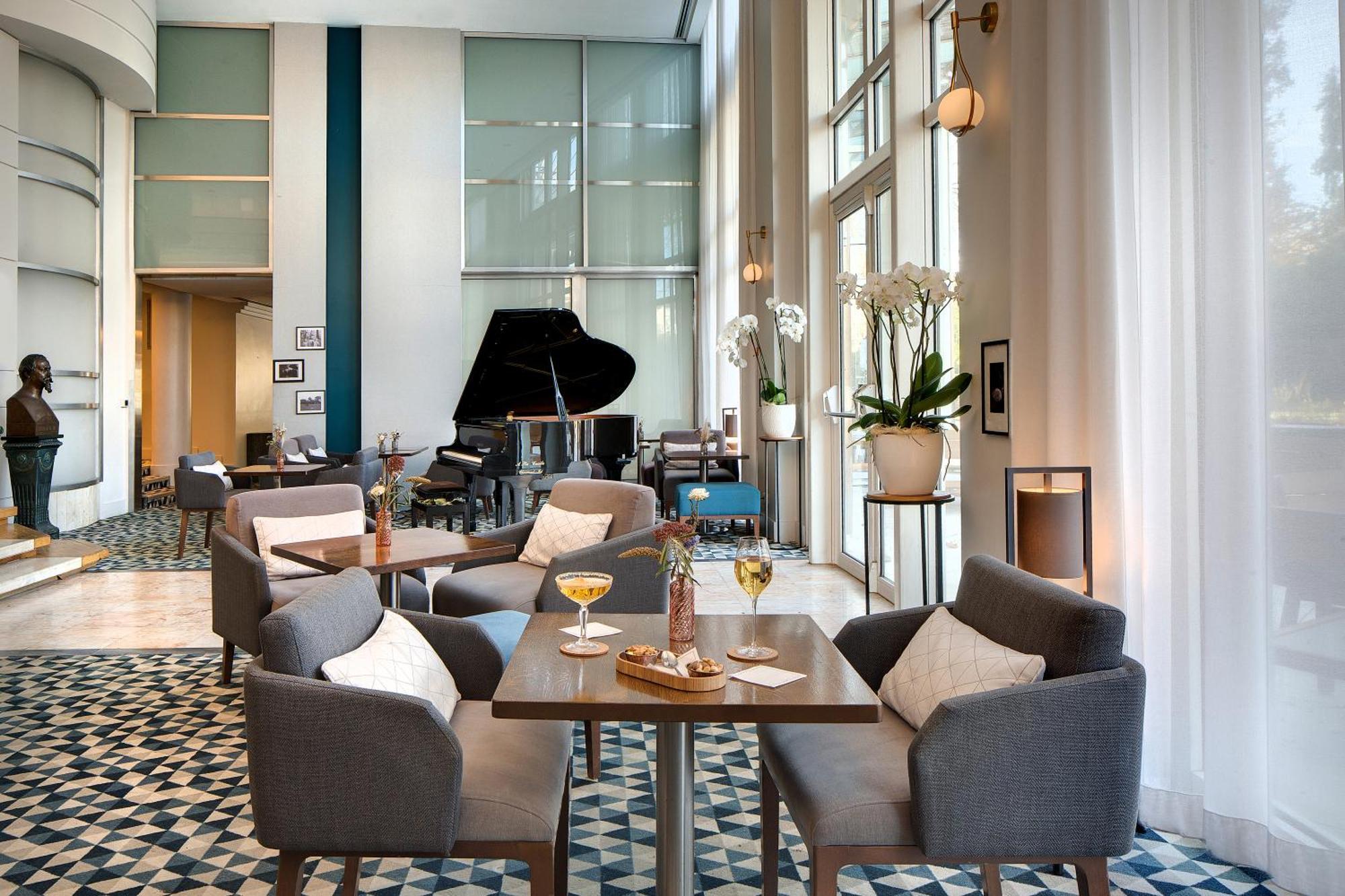 วิชี สปา โฮเต็ล เล เซเลแตง Hotel ภายนอก รูปภาพ The lobby