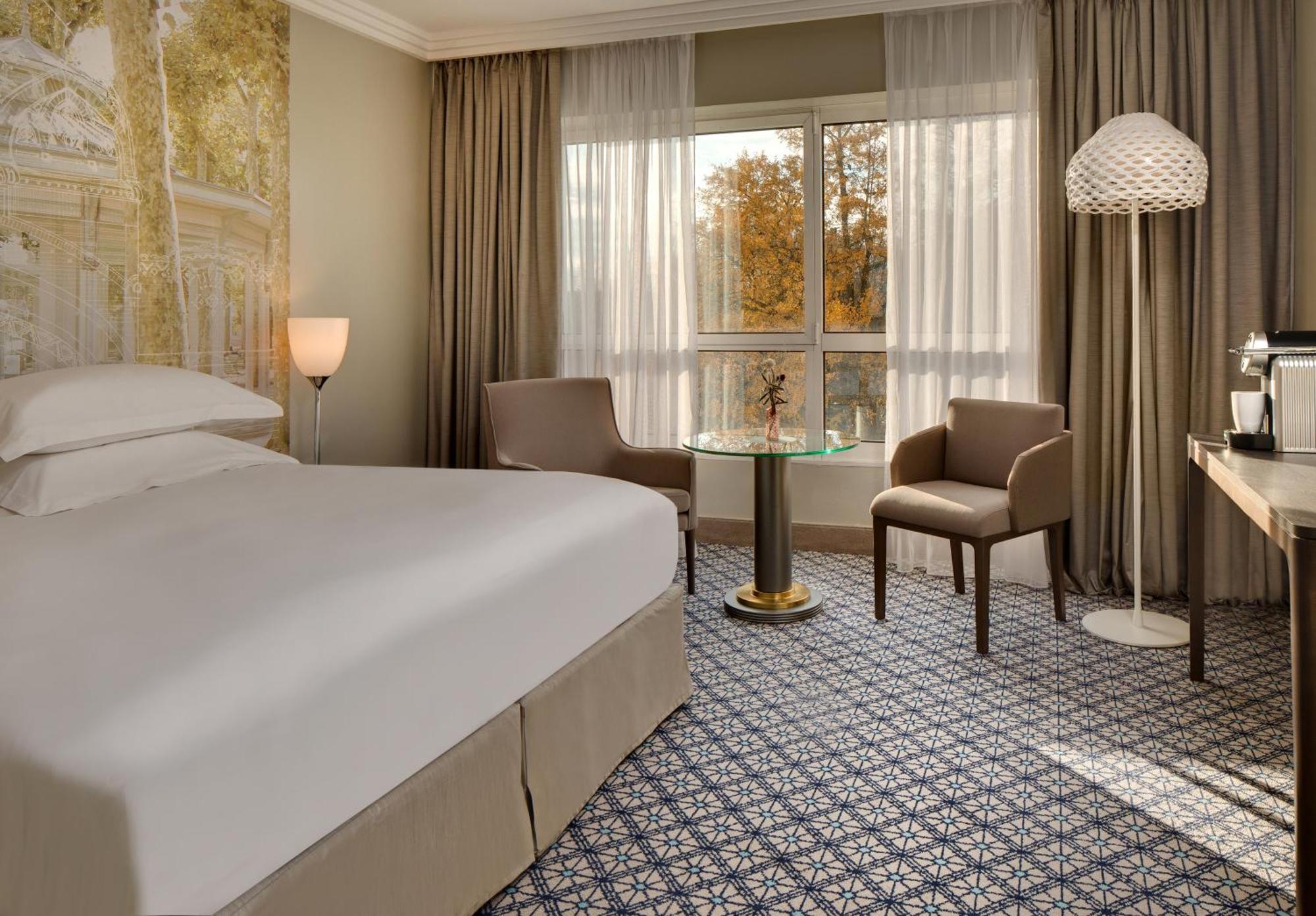 วิชี สปา โฮเต็ล เล เซเลแตง Hotel ภายนอก รูปภาพ A room at the hotel