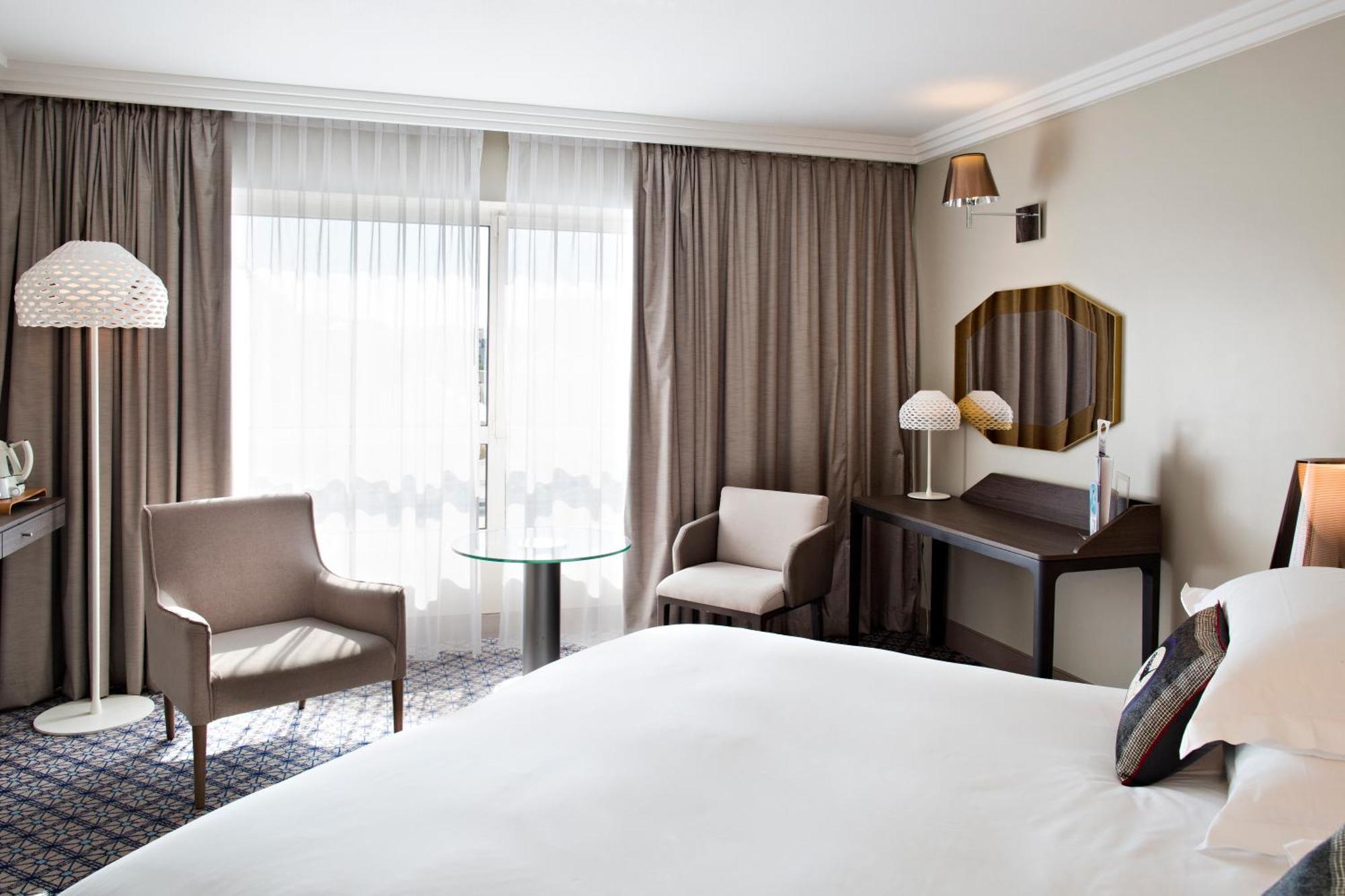 วิชี สปา โฮเต็ล เล เซเลแตง Hotel ภายนอก รูปภาพ A room at the hotel