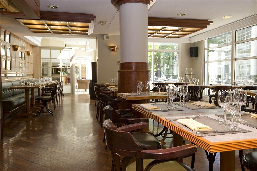 วิชี สปา โฮเต็ล เล เซเลแตง Hotel ภายนอก รูปภาพ Interior of the restaurant